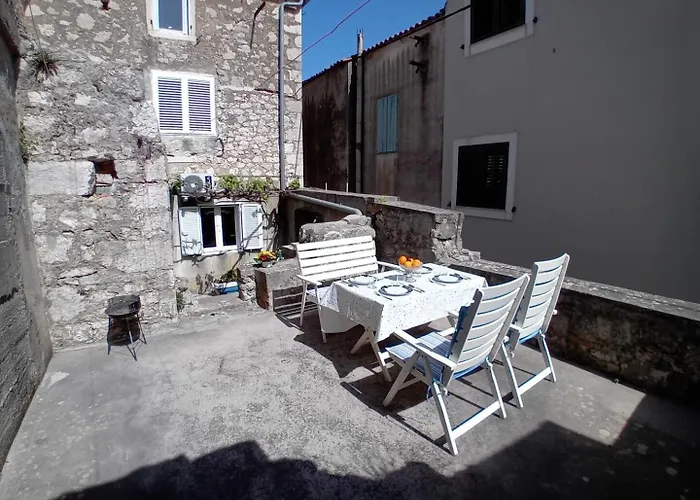 House Oldtown Prázdninový dům Veli Iž